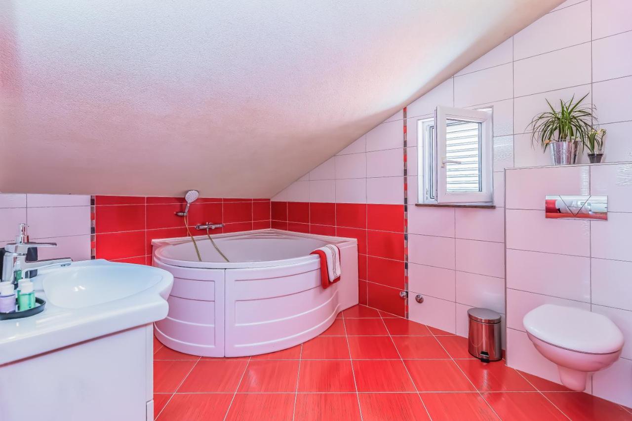 Apartmani Nikola Baška Voda Esterno foto