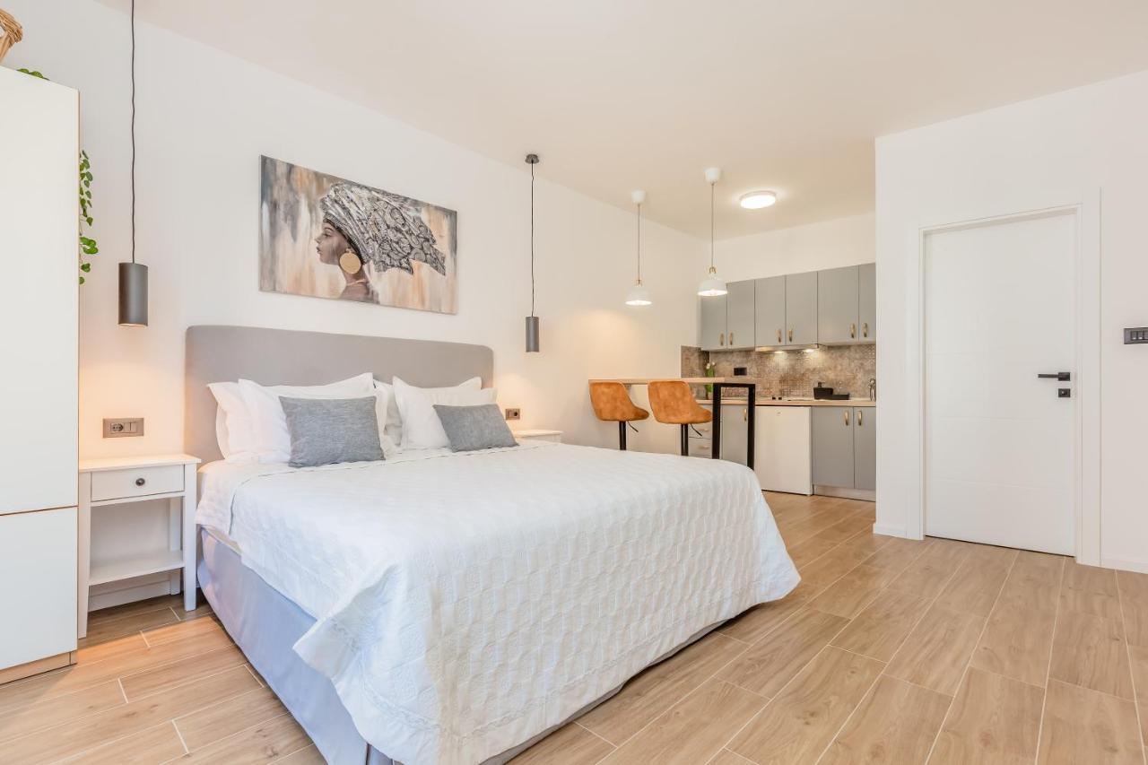 Apartmani Nikola Baška Voda Esterno foto